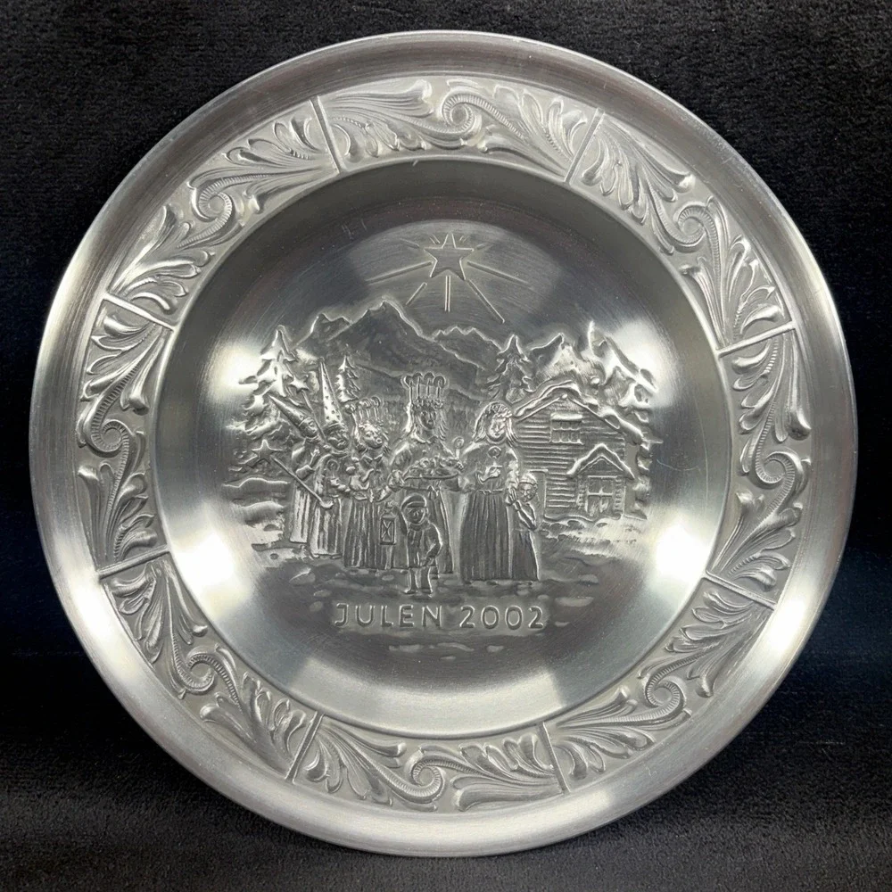 A. Holthe Norway Pewter Julen 2002 Christmas Plate 